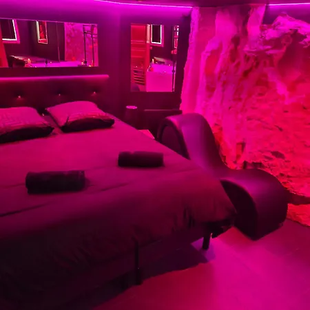 La Cachette Secrete - Maison Romantique Avec Balneo Et Sauna Privatif A En Normandie Villa Caen