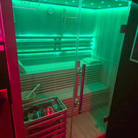 La Cachette Secrete - Maison Romantique Avec Balneo Et Sauna Privatif A En Normandie