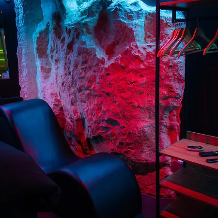 La Cachette Secrete - Maison Romantique Avec Balneo Et Sauna Privatif A En Normandie 别墅 凯恩