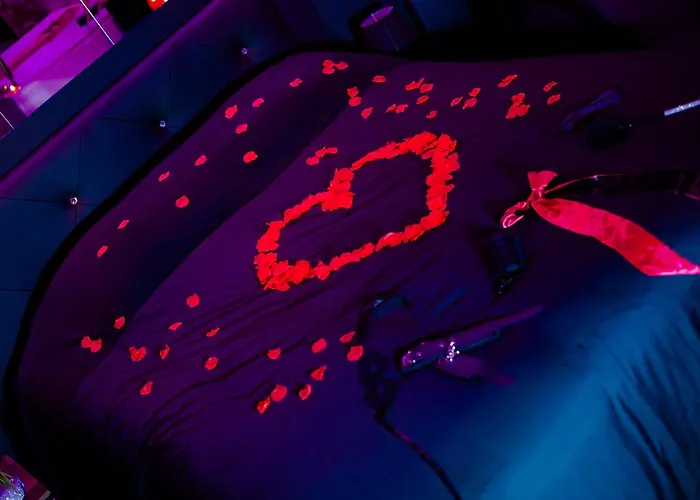 Villa La Cachette Secrete - à En Normandie Avec Balnéo Et Sauna Privatif Caen