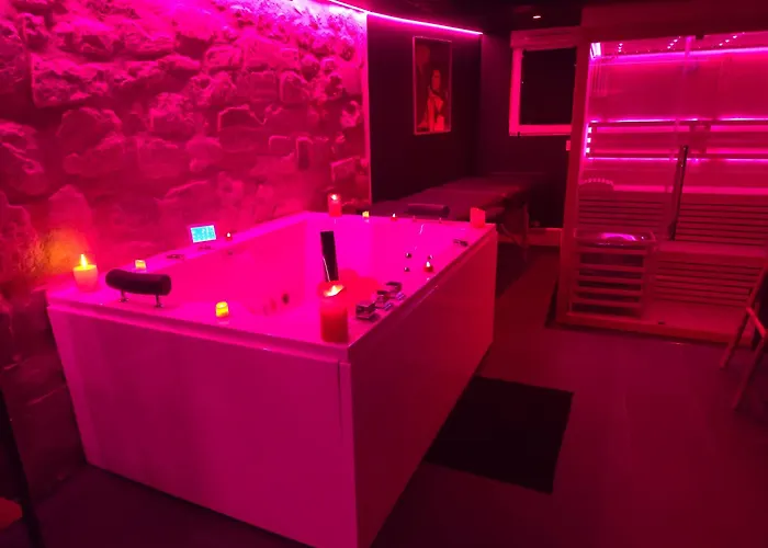 La Cachette Secrete - à En Normandie Avec Balnéo Et Sauna Privatif Caen