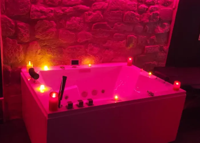 La Cachette Secrete - à En Normandie Avec Balnéo Et Sauna Privatif * Caen